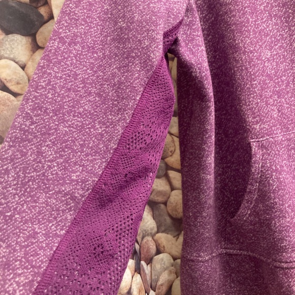 Kenzie - 2 piece lounge/workout set - sz Medium - Purple - lace trim - Picture 4 of 12